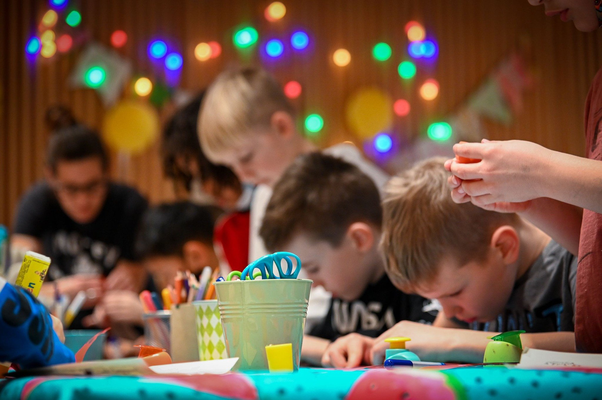 Adventi karácsonyfadísz készítés a Millennium Házában - ingyenes kép